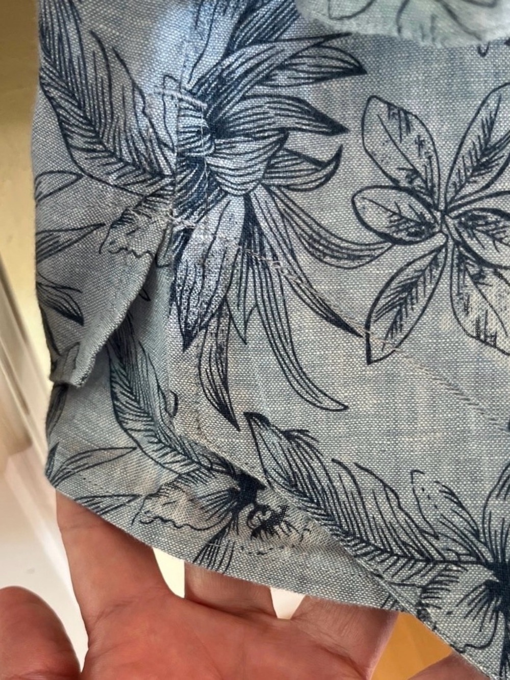 J.Jill Love Linen V-Neck 2tone blue: denim & navy Large 100% linen v neck - Picture 6 of 6